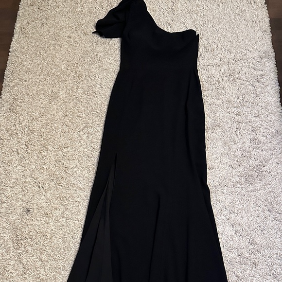 Dress the Population Black One-Shoulder Gown - Picture 1 of 1